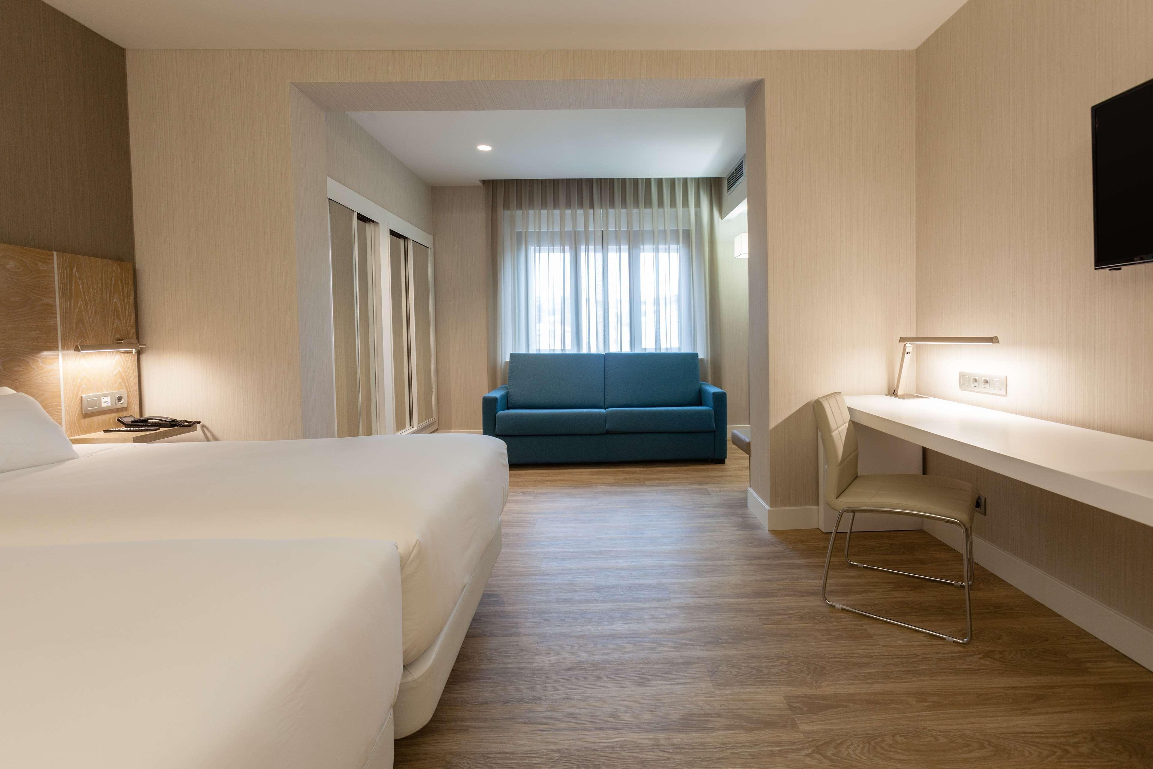 Nh Oviedo Principado Hotell Exteriör bild