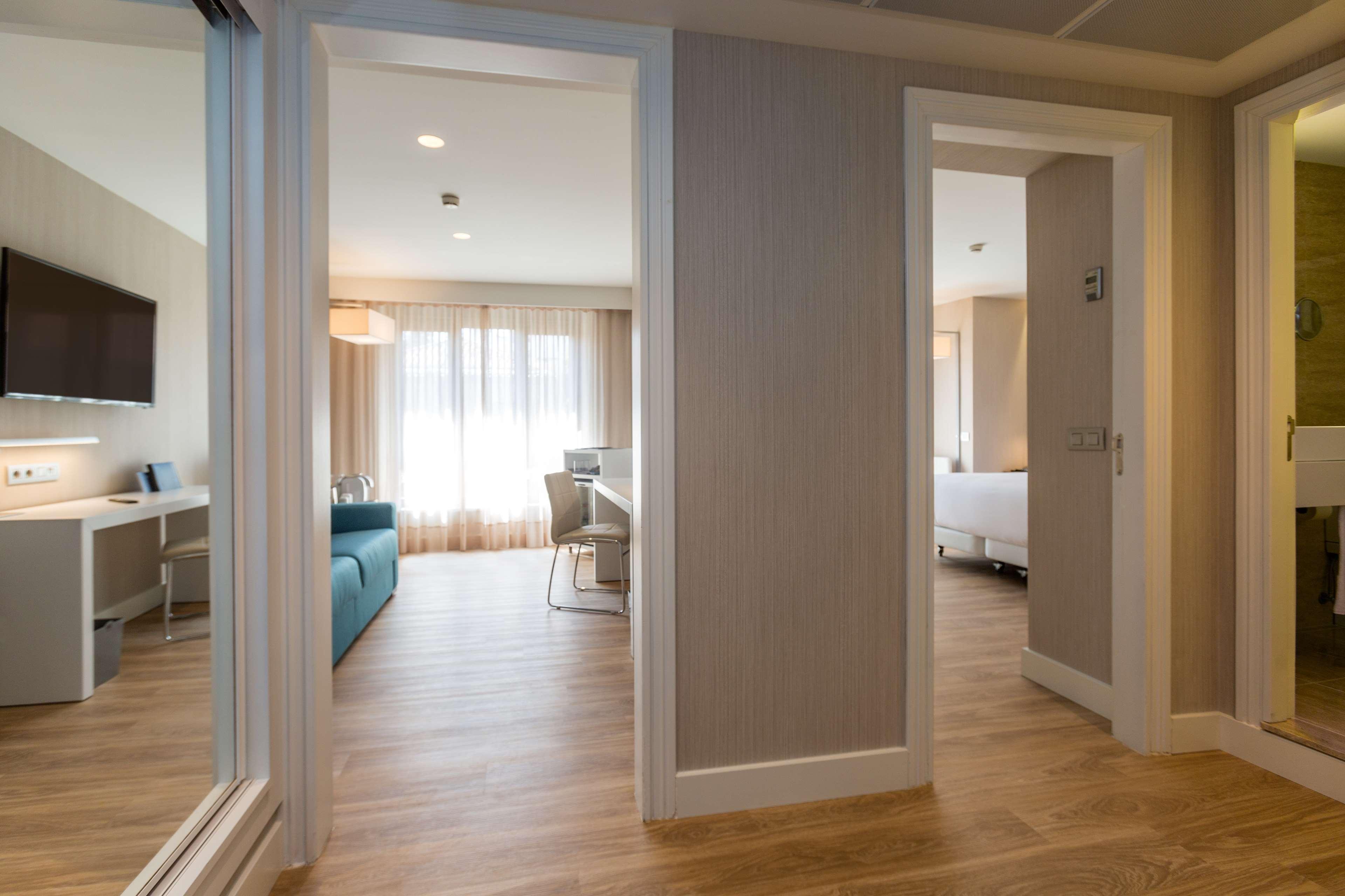 Nh Oviedo Principado Hotell Exteriör bild