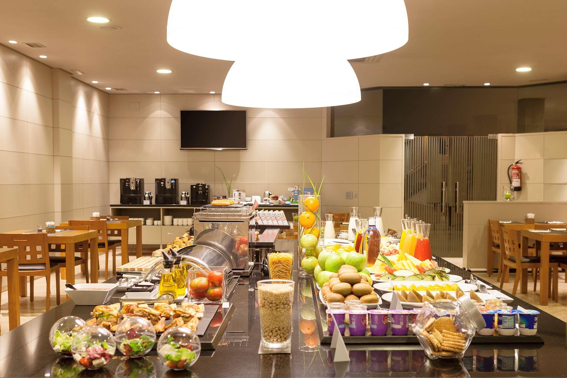 Nh Oviedo Principado Hotell Exteriör bild