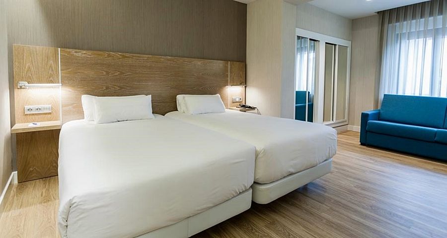 Nh Oviedo Principado Hotell Exteriör bild