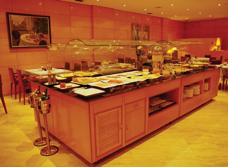 Nh Oviedo Principado Hotell Restaurang bild