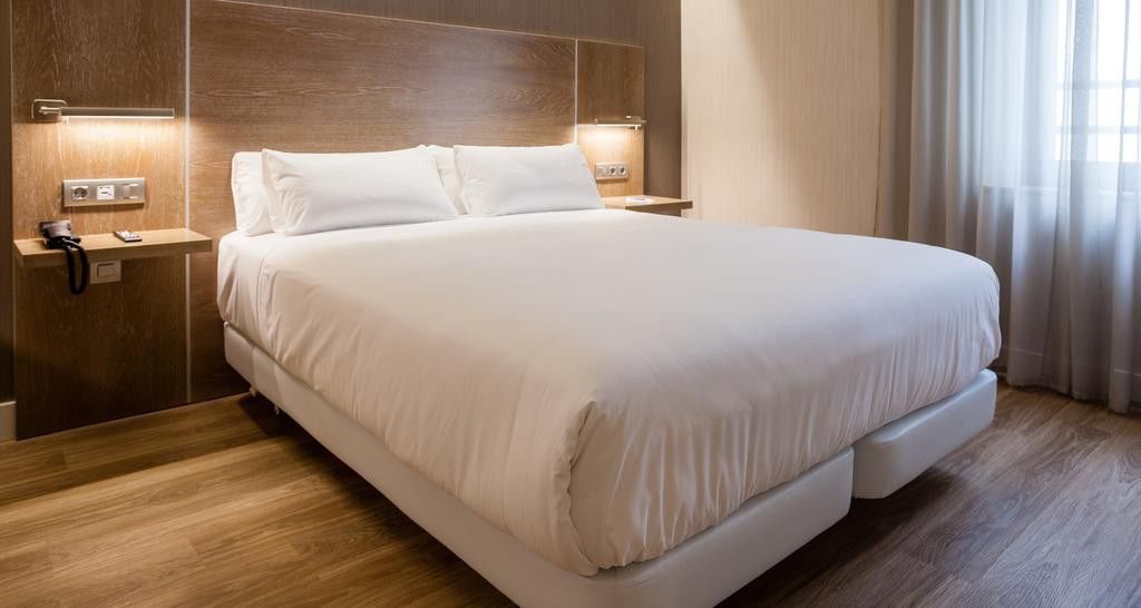 Nh Oviedo Principado Hotell Exteriör bild