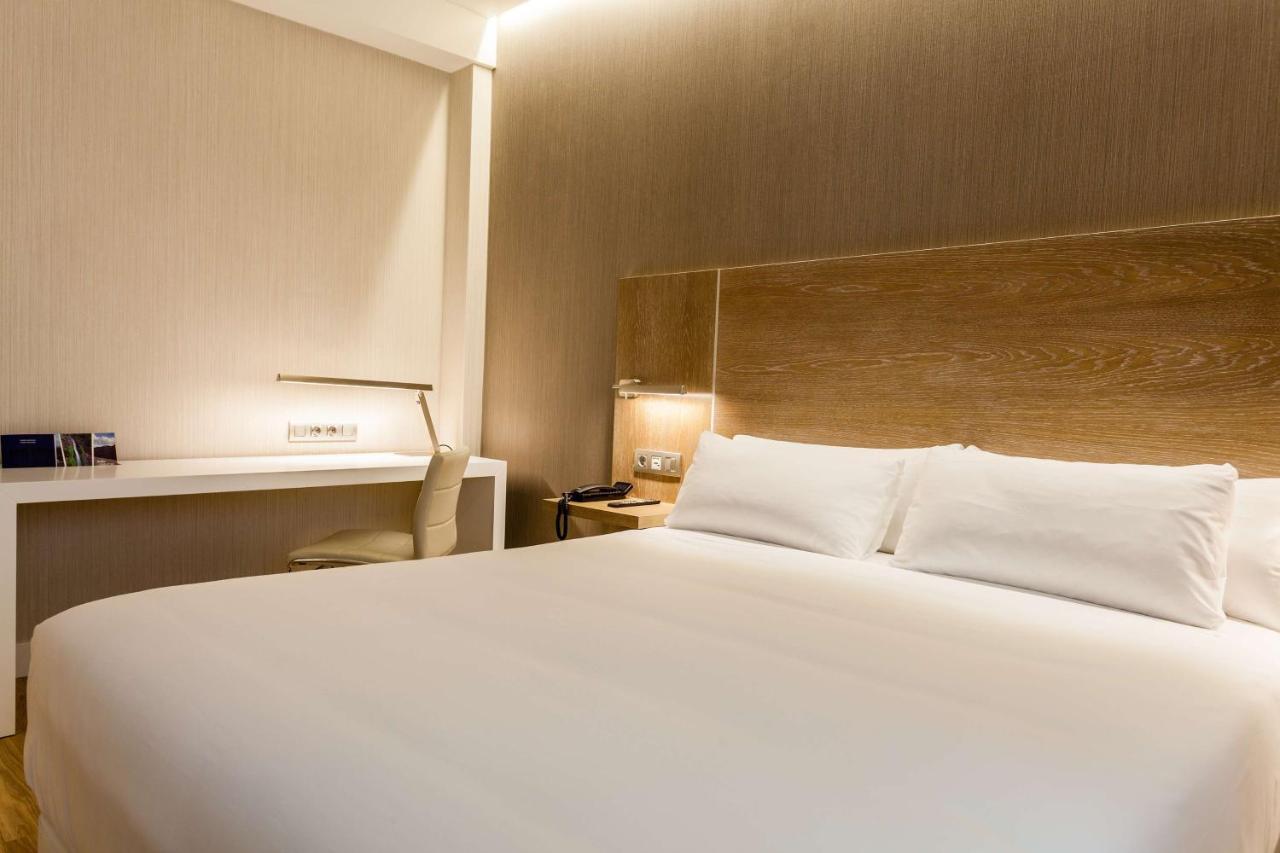 Nh Oviedo Principado Hotell Exteriör bild